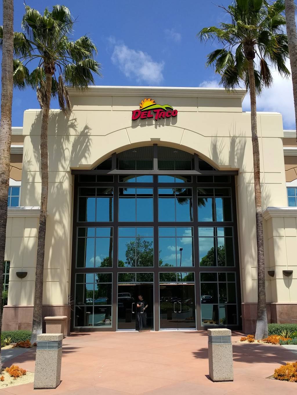 Del Taco Corp Headquarters | restaurant | 25521 Commercentre Dr # 200, Lake Forest, CA 92630, USA | 9494629300 OR +1 949-462-9300