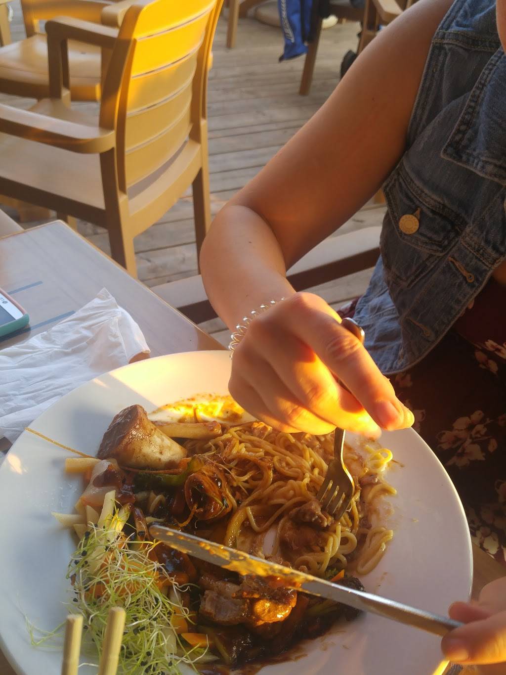 Resto-Bar Le Cube | restaurant | 400 Route Laurier, Sainte-Croix, QC G0S 2H0, Canada | 4189263244 OR +1 418-926-3244