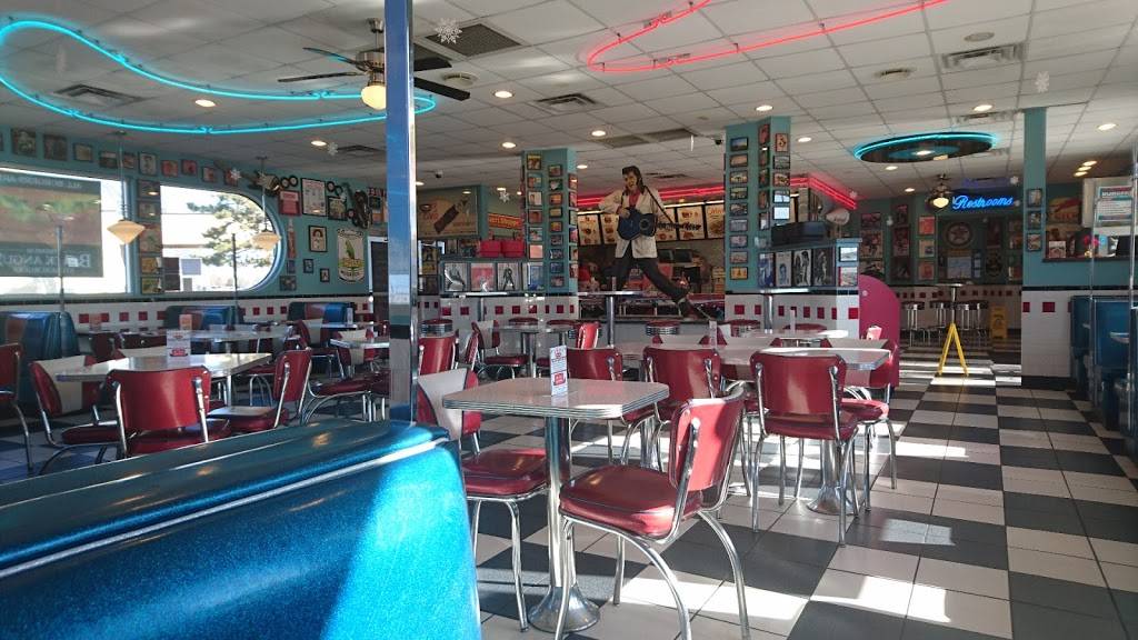 Spangles | restaurant | 612 N Tyler Rd, Wichita, KS 67212, USA | 3167211769 OR +1 316-721-1769