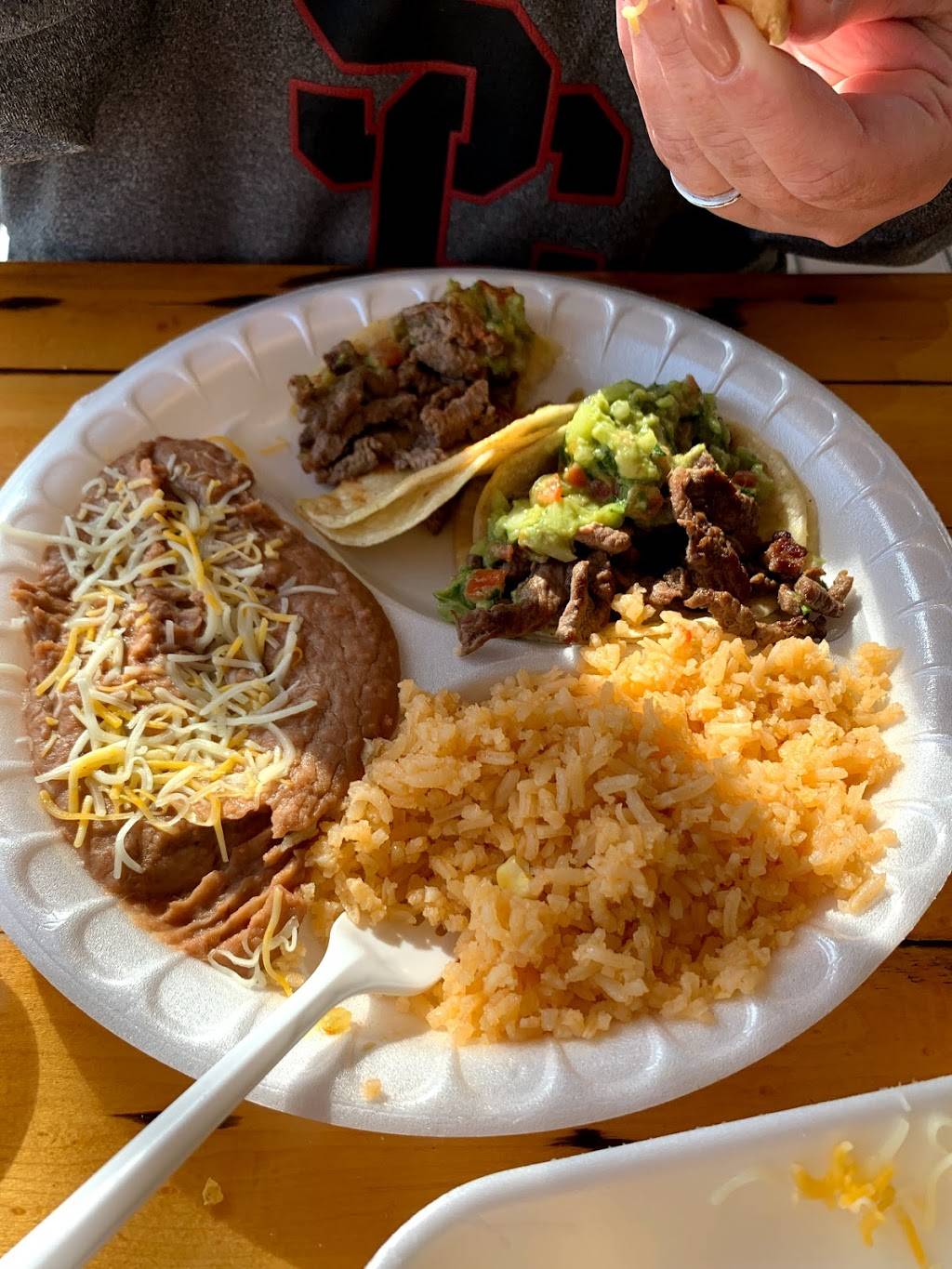 El Rancho Grande Taco Shop 2 | restaurant | 12424 Hesperia Rd # 6, Victorville, CA 92395, USA | 7602416411 OR +1 760-241-6411