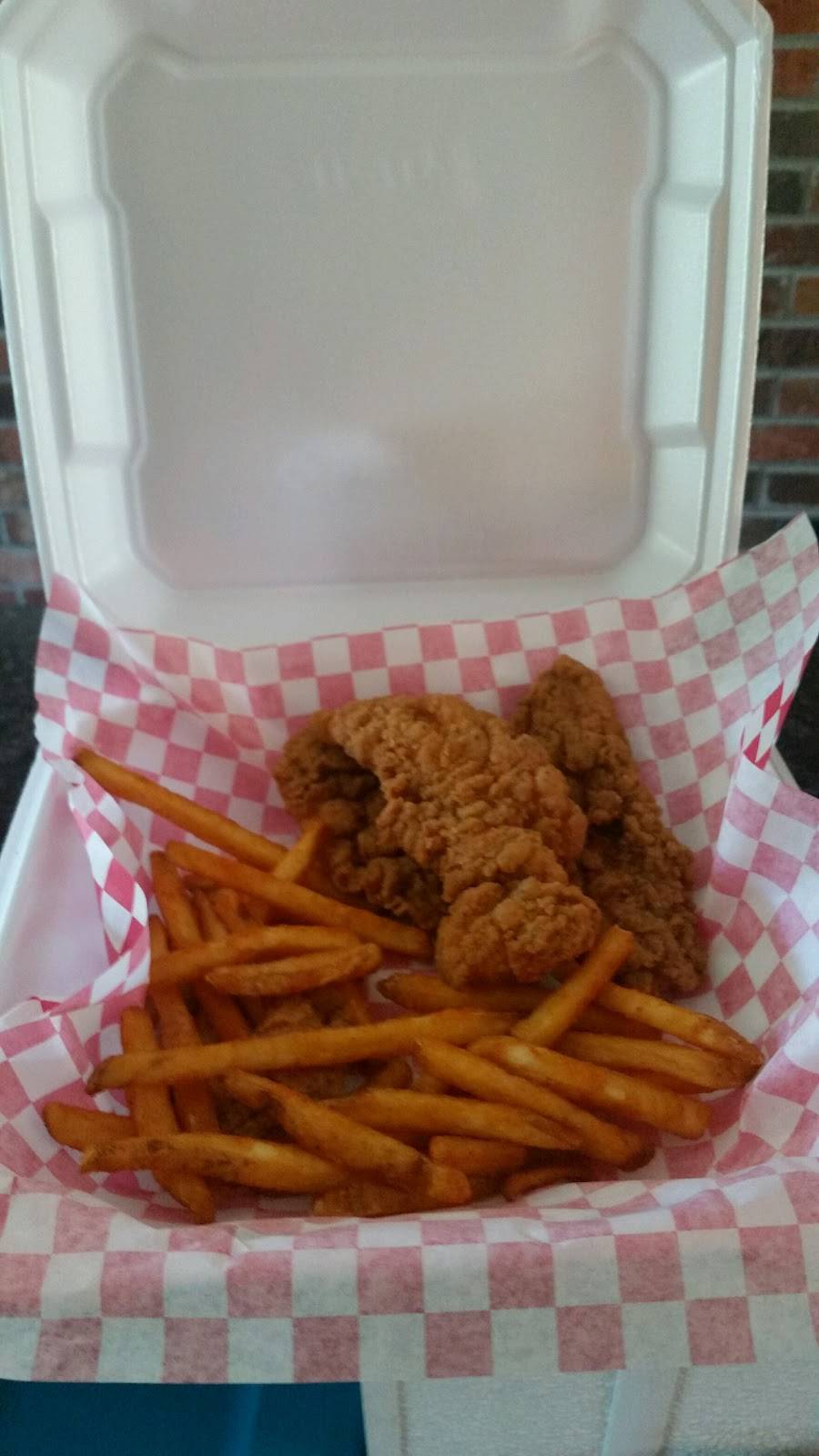 Pollys All American Grill | restaurant | 505 N Howe St, Southport, NC 28461, USA | 9104776411 OR +1 910-477-6411