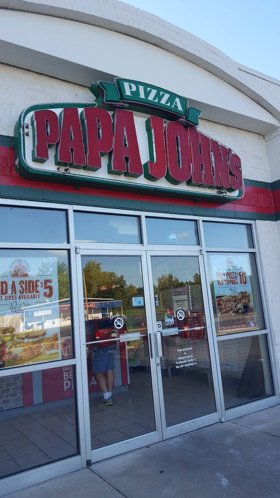 Papa Johns Pizza | restaurant | 2225 Park Rd, Connersville, IN 47331, USA | 7658252214 OR +1 765-825-2214