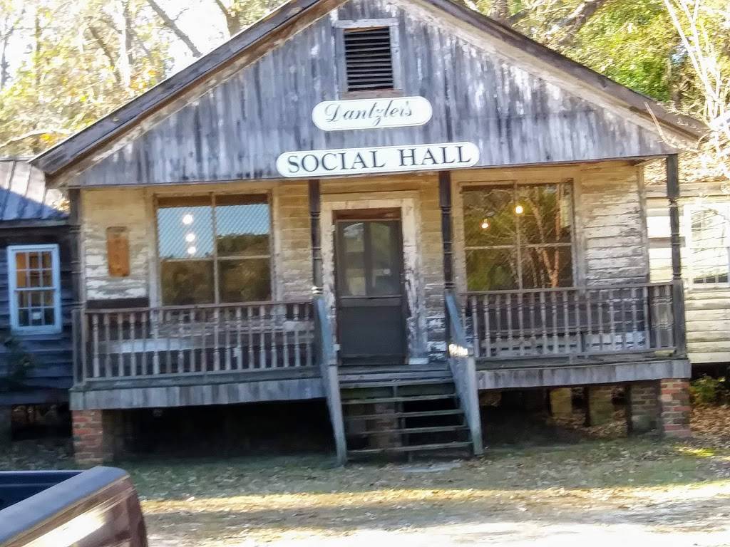 Lonestar BBQ & Mercantile | restaurant | 2212 State Park Rd, Santee, SC 29142, USA | 8038542000 OR +1 803-854-2000