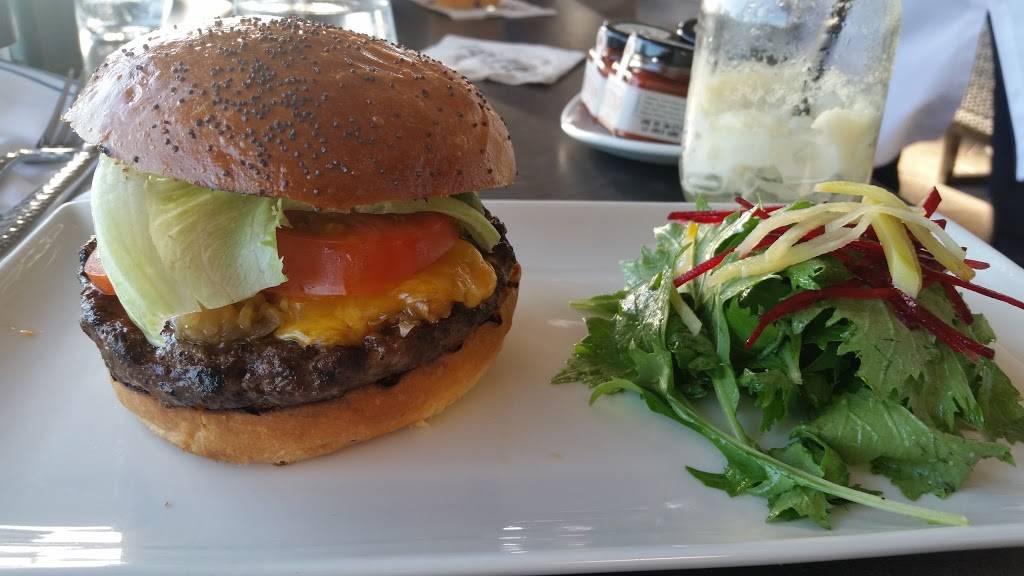 Cast & Plow | restaurant | 4375 Admiralty Way, Marina Del Rey, CA 90292, USA | 3105744333 OR +1 310-574-4333