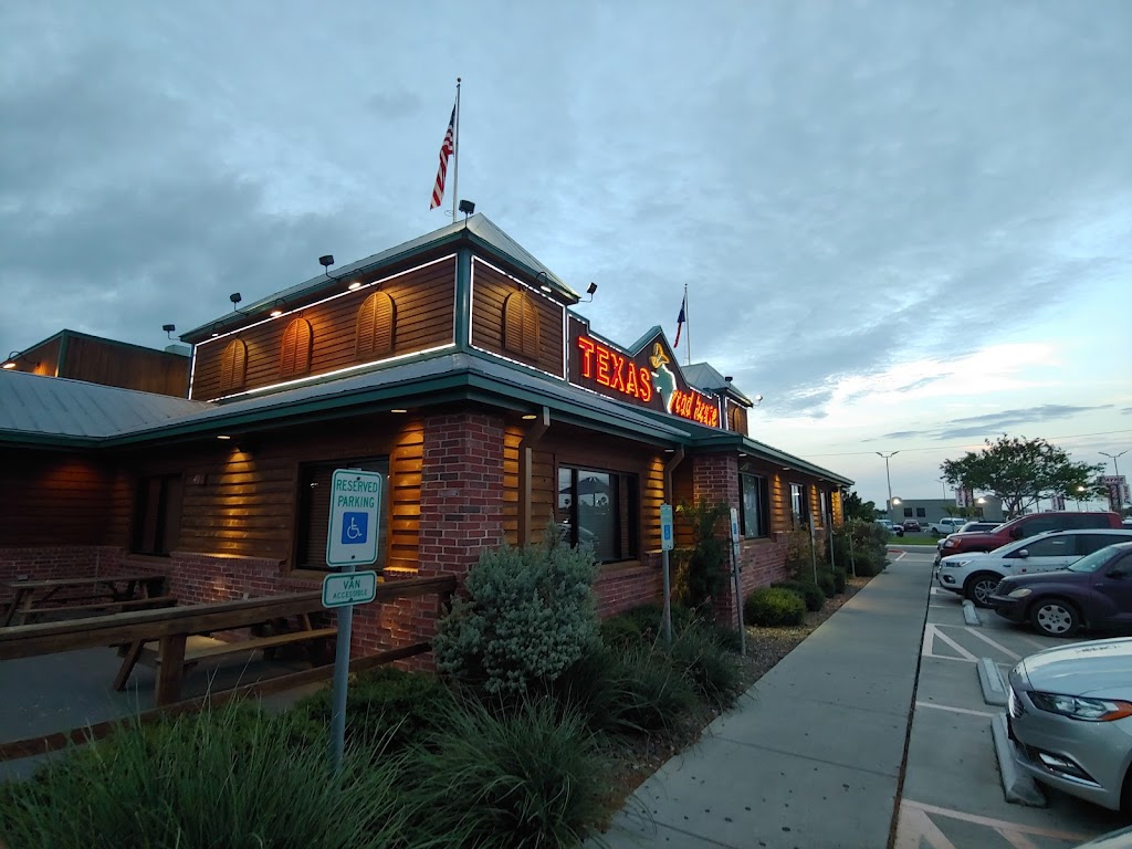 Texas Roadhouse | restaurant | 4805 S Expressway 83 #77, Harlingen, TX 78550, USA | 9564407427 OR +1 956-440-7427