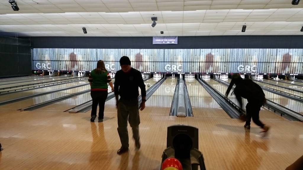 Guttormsen Recreation Center | restaurant | 5411 Green Bay Rd, Kenosha, WI 53144, USA | 2626588191 OR +1 262-658-8191