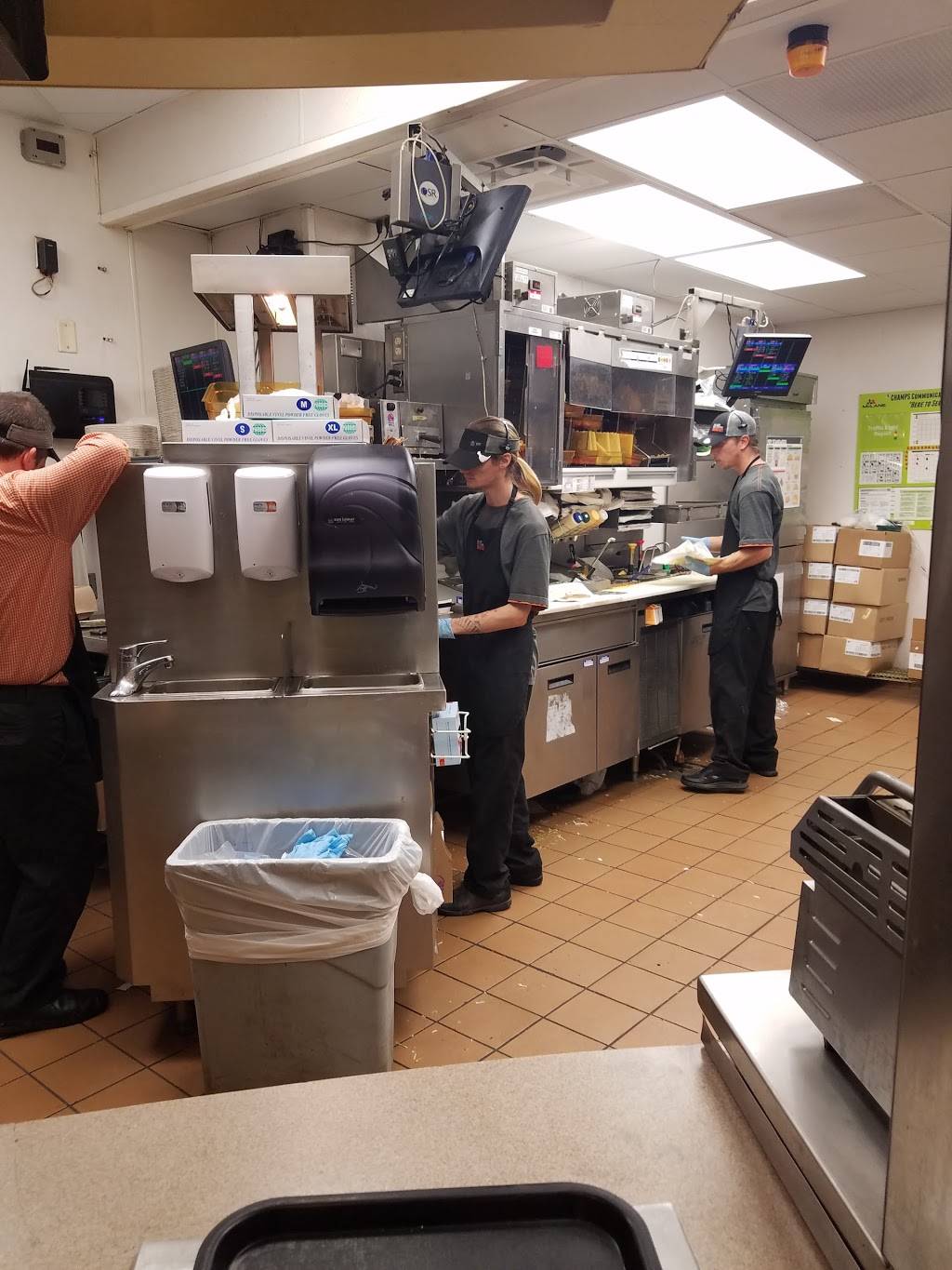 Taco Bell | meal takeaway | 7959 US-431, Albertville, AL 35950, USA | 2568789495 OR +1 256-878-9495