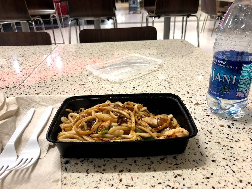 Genghis Grill | restaurant | 2625 International Pkwy, Dallas, TX 75261, USA | 9729736408 OR +1 972-973-6408