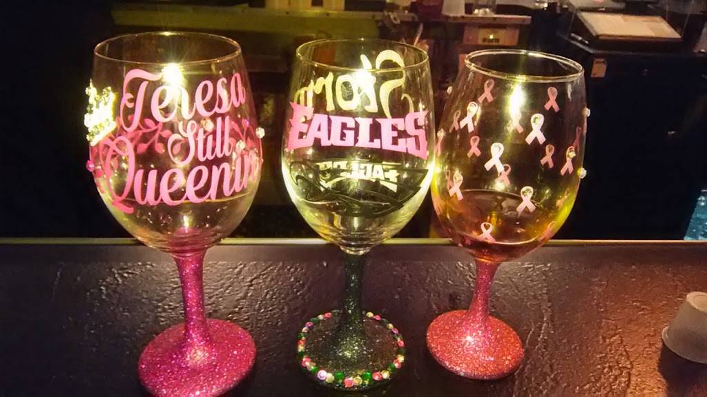 Krystals Lounge | restaurant | 789 Chestnut St, Camden, NJ 08103, USA | 8565418570 OR +1 856-541-8570