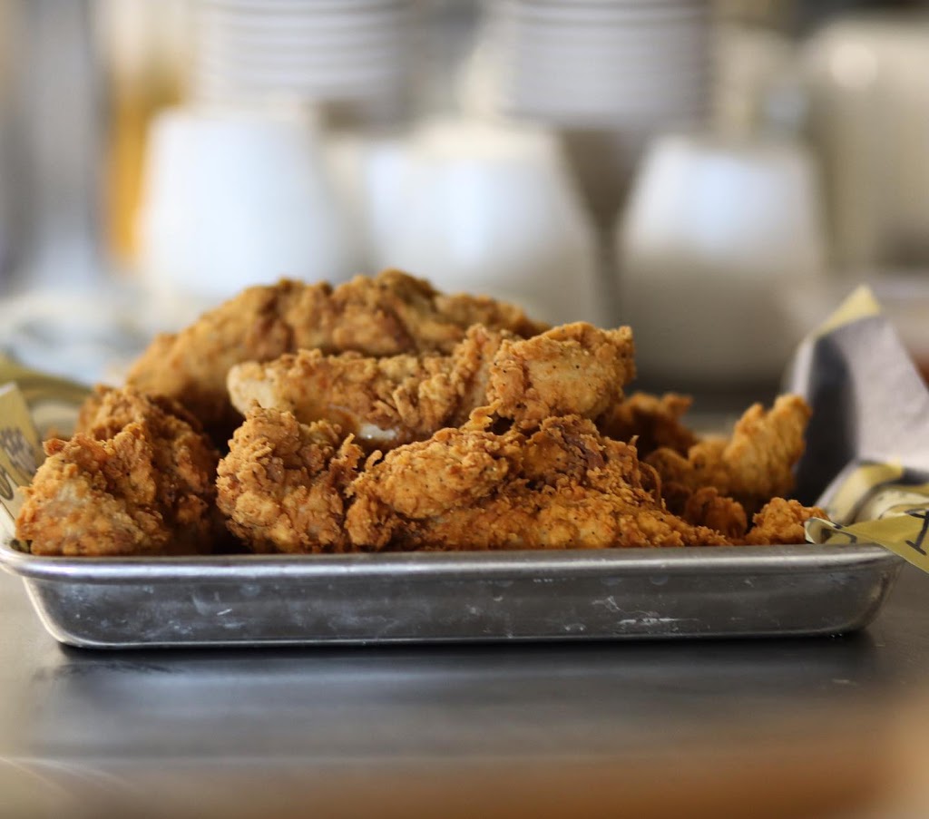 Gold Feather | restaurant | 834 Northwest Loop 410 Suite 106, San Antonio, TX 78216, USA | 2103422473 OR +1 210-342-2473