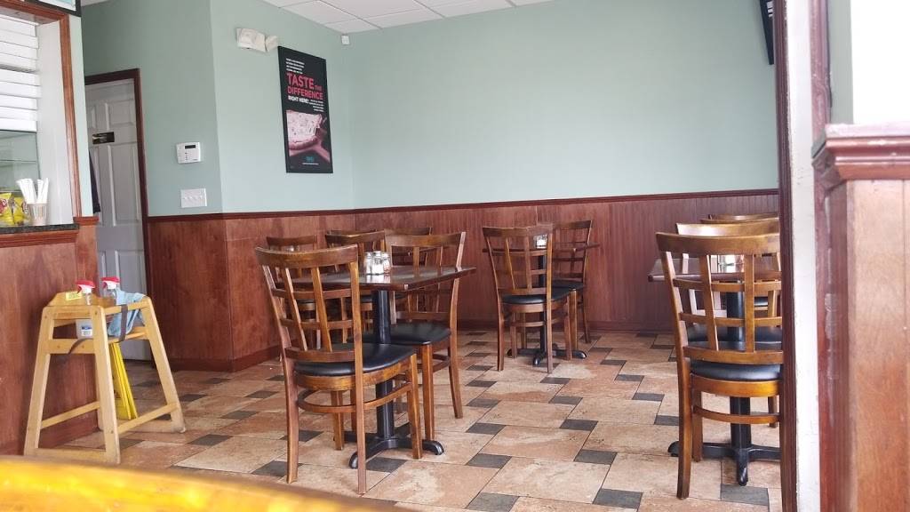 Downtown Pizza & Sandwich Shop | restaurant | 350 Howe Ave, Shelton, CT 06484, USA | 2039245525 OR +1 203-924-5525