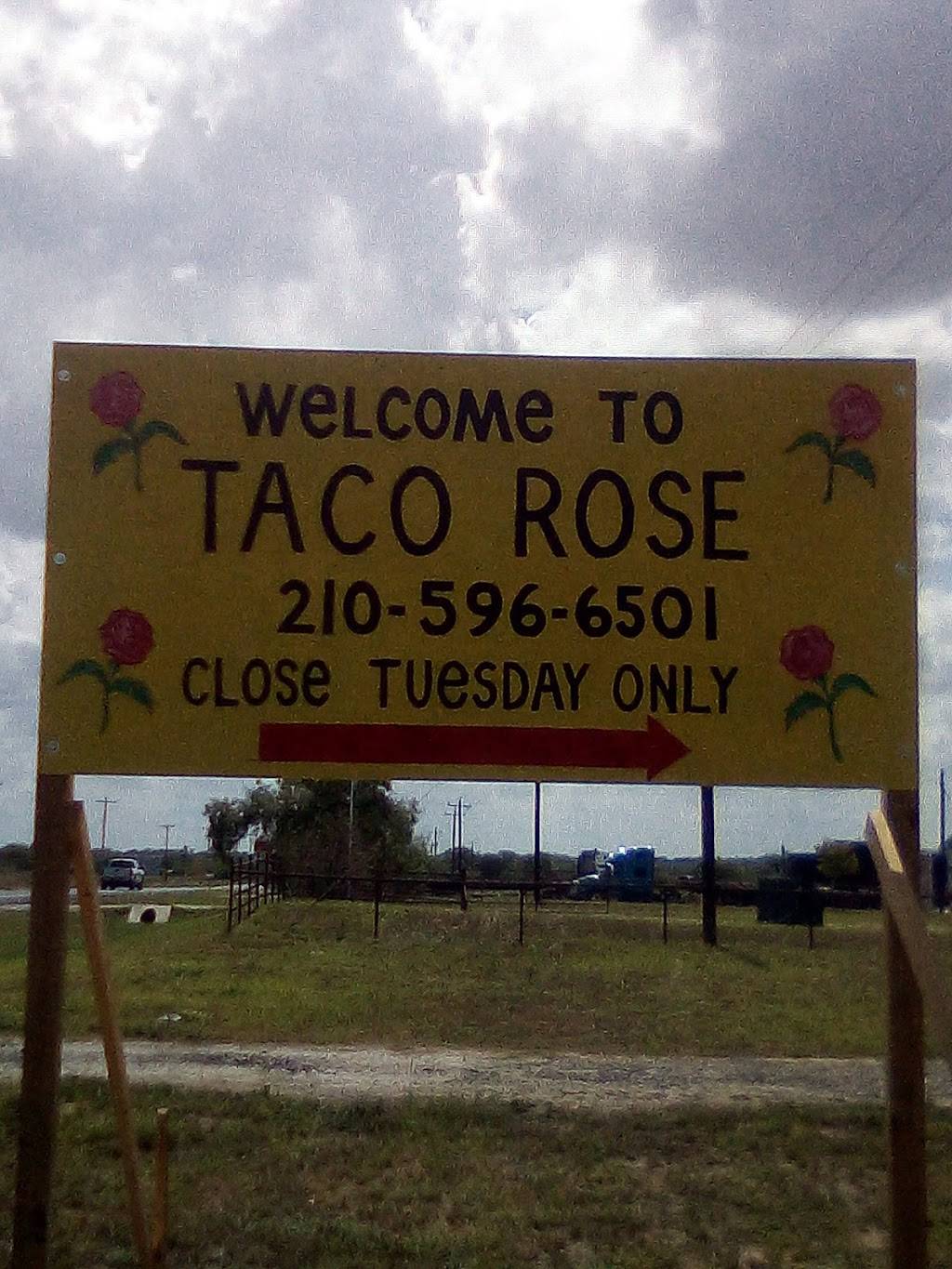 Taco Rose | restaurant | 2194 TX-173, Devine, TX 78016, USA | 2105966501 OR +1 210-596-6501