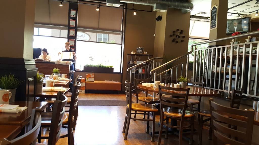 Stax Cafe | cafe | 1401 W Taylor St, Chicago, IL 60607, USA | 3127339871 OR +1 312-733-9871