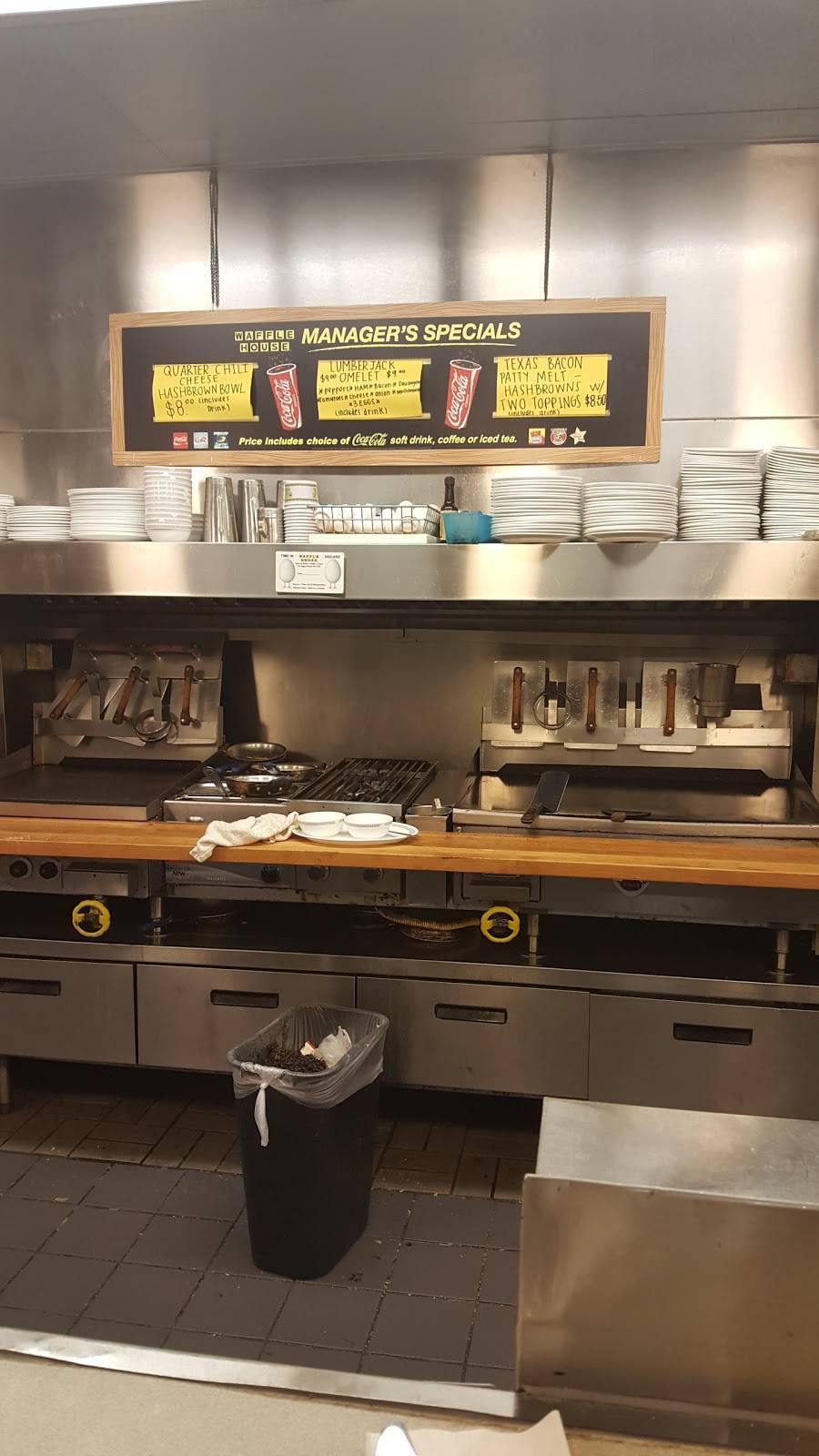 Waffle House | meal takeaway | 3275 Cobb Pkwy NW, Acworth, GA 30101, USA | 7705291151 OR +1 770-529-1151