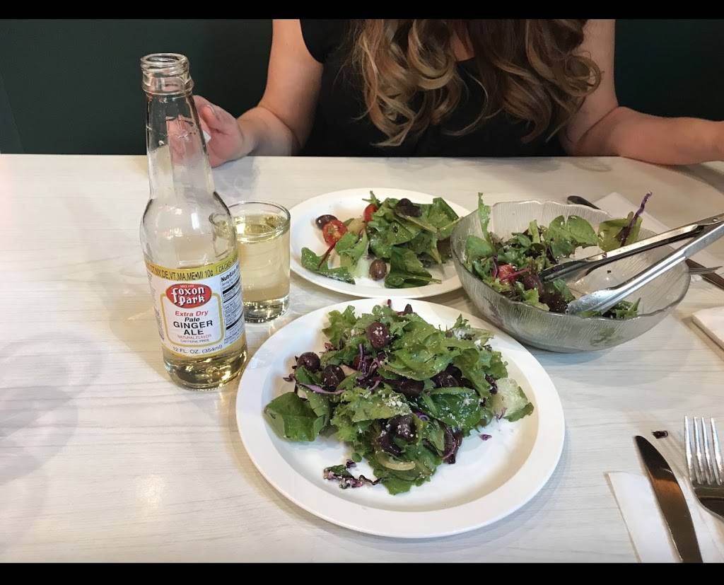 Frank Pepe Pizzeria Napoletana | restaurant | 238 State St Ext, Fairfield, CT 06825, USA | 2033337373 OR +1 203-333-7373