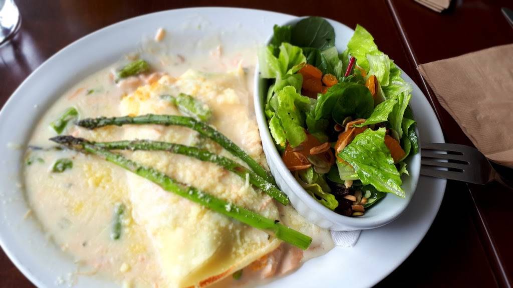 Brockberry Food 2 Go & Suites | cafe | 64 King St E, Brockville, ON K6V 1B3, Canada | 6134982829 OR +1 613-498-2829