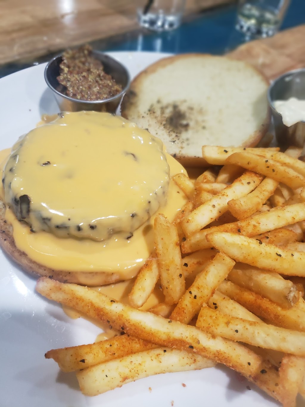 DeLand Social | restaurant | 111 Victoria Commons Blvd Suite 113, DeLand, FL 32724, USA | 3866247793 OR +1 386-624-7793