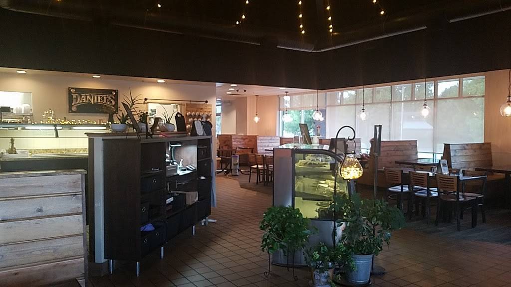 Daniels Restaurant | restaurant | 504 Mantorville Ave S, Kasson, MN 55944, USA | 5076347775 OR +1 507-634-7775