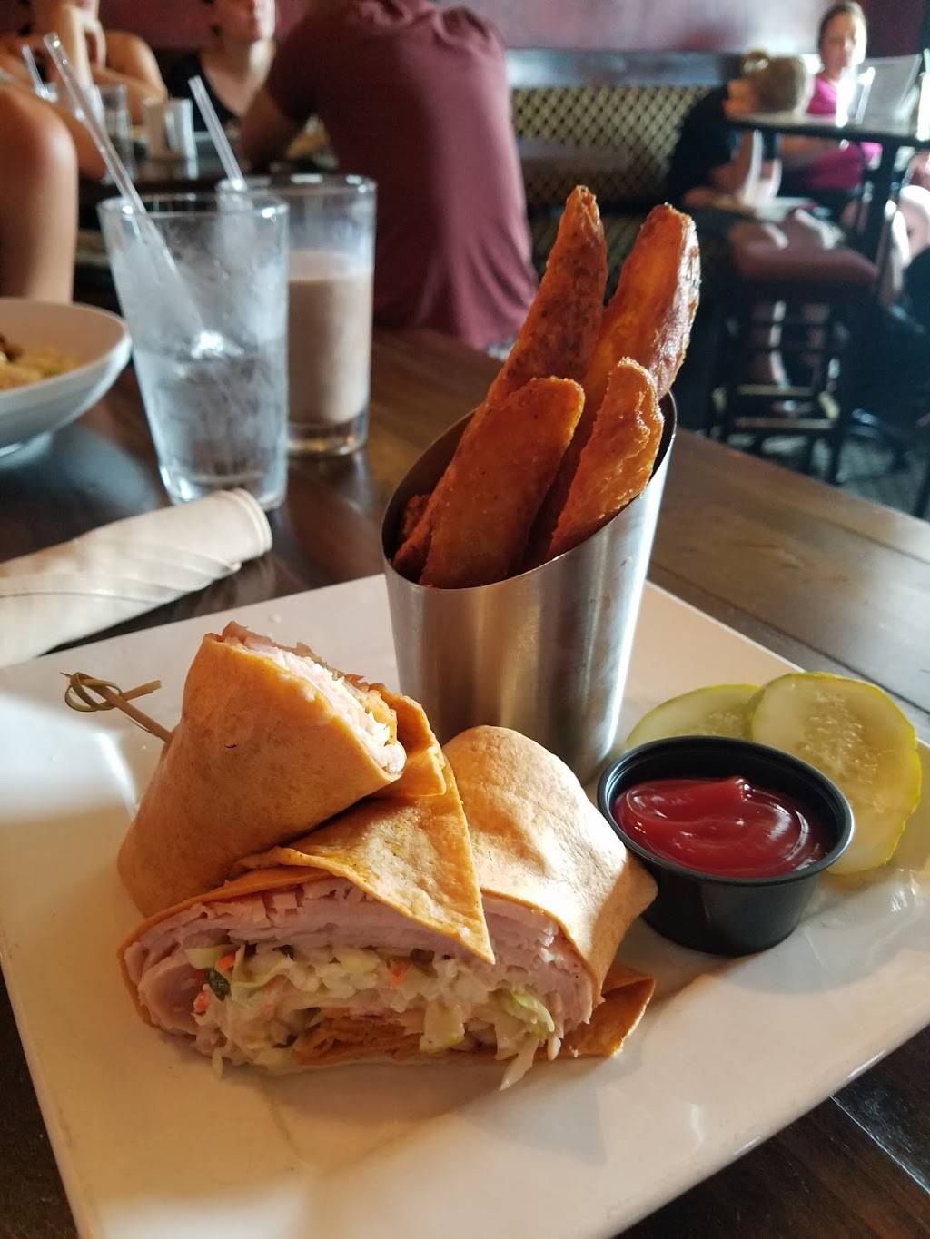 Koopers Tavern | restaurant | 1702 Thames St, Baltimore, MD 21231, USA | 4105635423 OR +1 410-563-5423