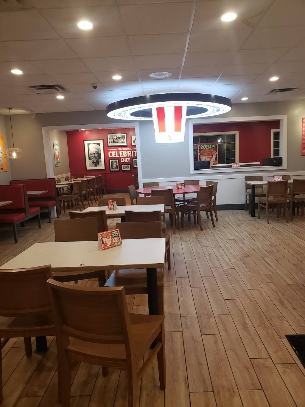 KFC | restaurant | 2493 E Main St, Plainfield, IN 46168, USA | 3178398268 OR +1 317-839-8268