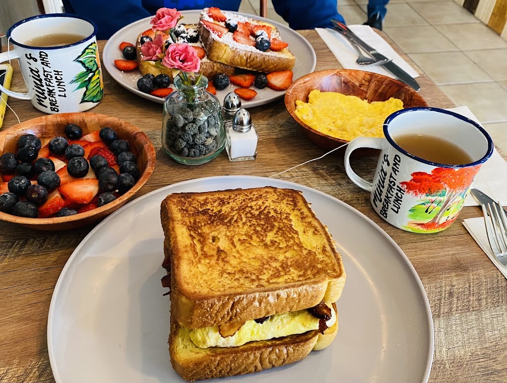 Minias | restaurant | 22 Lackawanna Plaza, Montclair, NJ 07042, USA | 9734340535 OR +1 973-434-0535