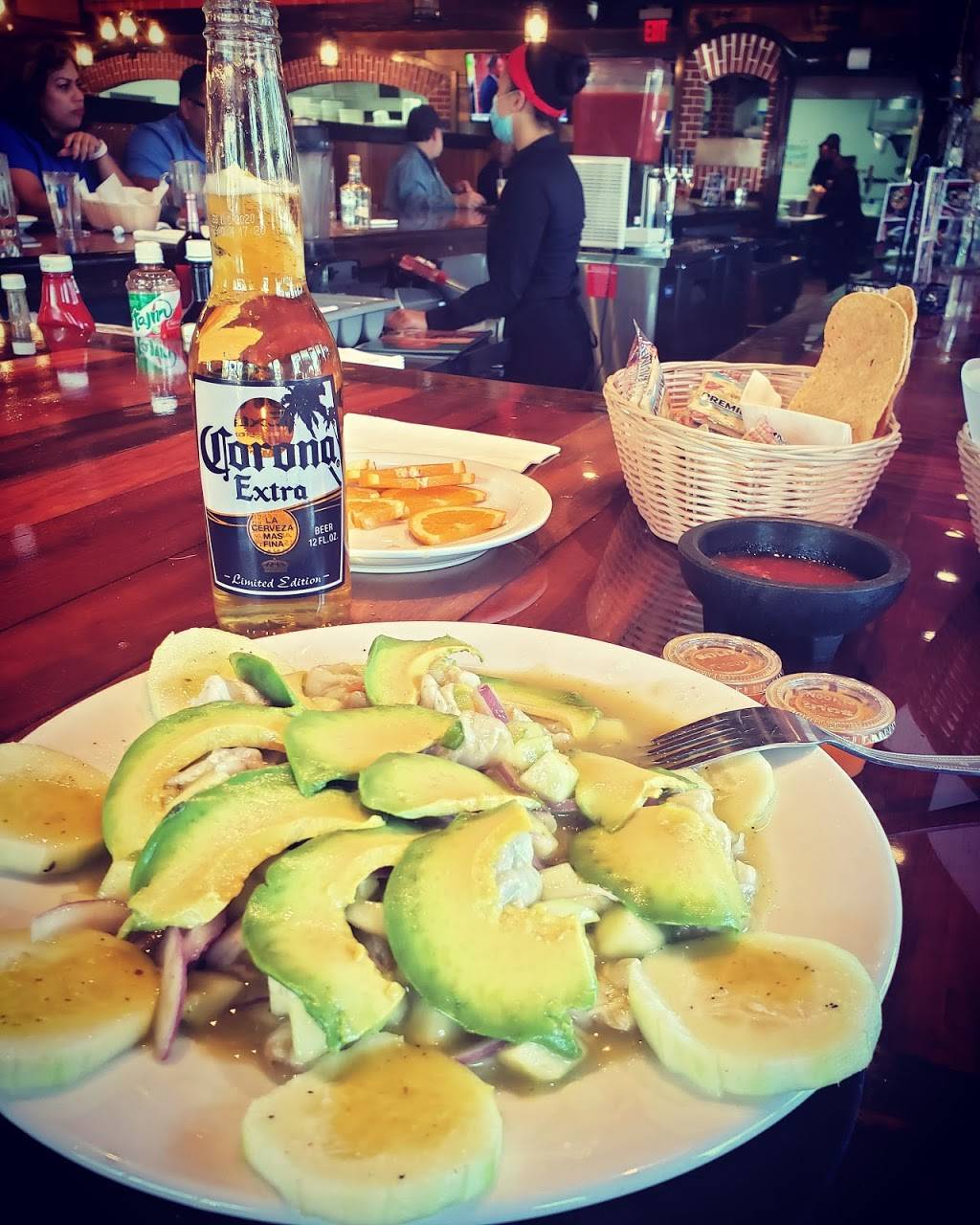 Lalos Mexican Restaurant | restaurant | 1901 E Daily Dr, Camarillo, CA 93010, USA | 8055864031 OR +1 805-586-4031