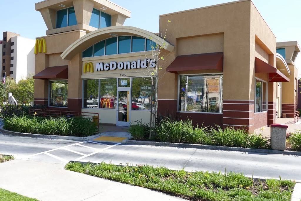 McDonalds | cafe | 2565 N Hollywood Way, Burbank, CA 91505, USA | 8185650417 OR +1 818-565-0417