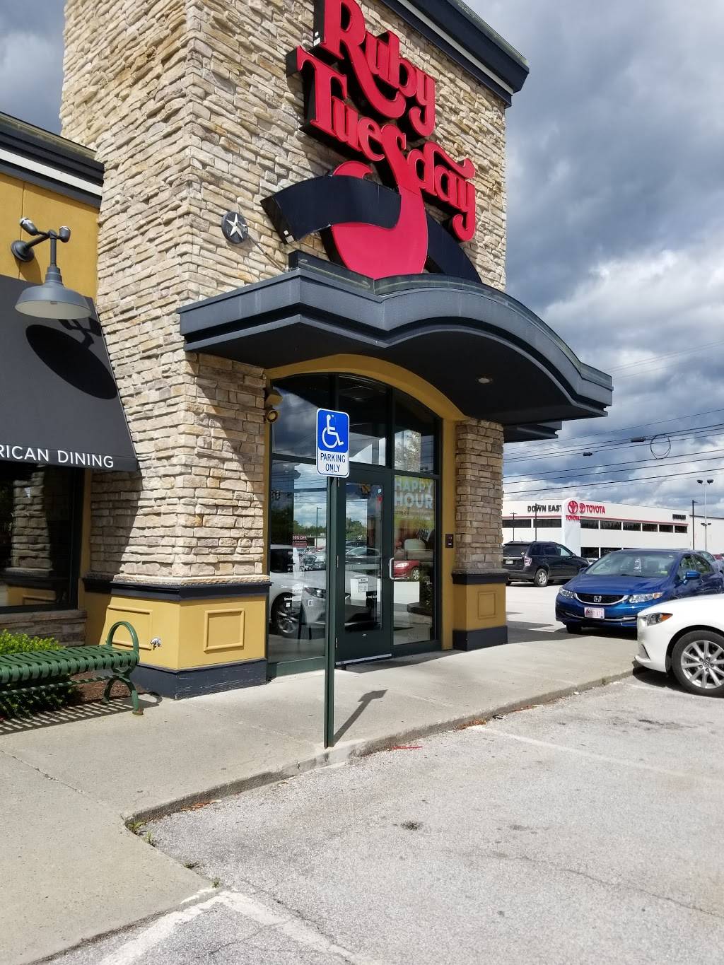 Ruby Tuesday | restaurant | 5 Walton Dr, Brewer, ME 04412, USA | 2079898953 OR +1 207-989-8953