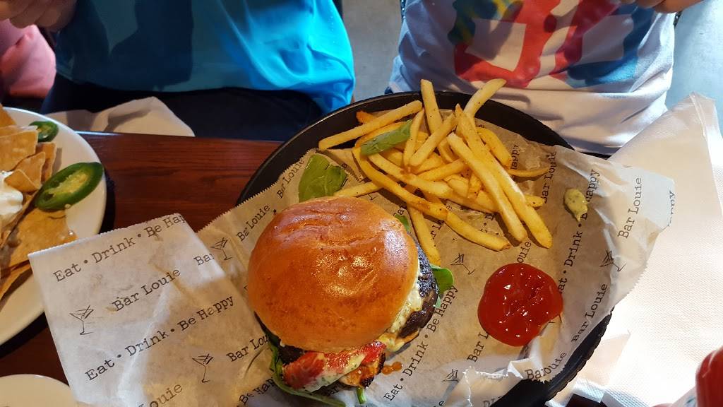 Bar Louie | night club | 10267 Penny Ln #2034, Miamisburg, OH 45342, USA | 9379144000 OR +1 937-914-4000