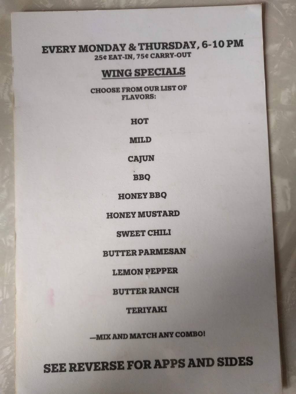 State Line Tavern | restaurant | 51962 E Taggart St, East Palestine, OH 44413, USA | 3304266878 OR +1 330-426-6878