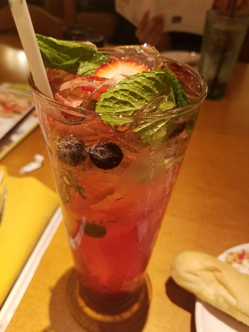 Olive Garden Italian Restaurant | meal takeaway | OPELIKA - TIGER TOWN SHOPPING CENTER, 2254 Tiger Town Pkwy, Opelika, AL 36801, USA | 3347491255 OR +1 334-749-1255