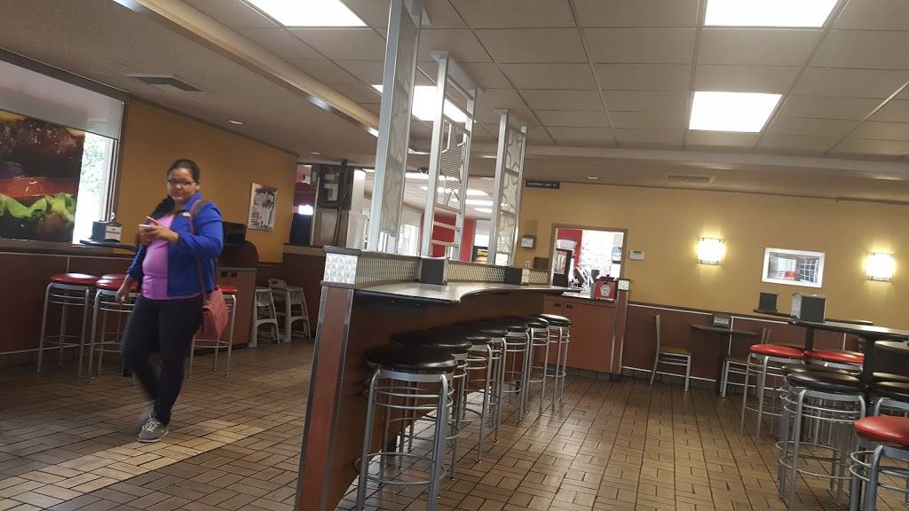 Carls Jr. | restaurant | 501 S Chinowth St, Visalia, CA 93277, USA | 5597391342 OR +1 559-739-1342