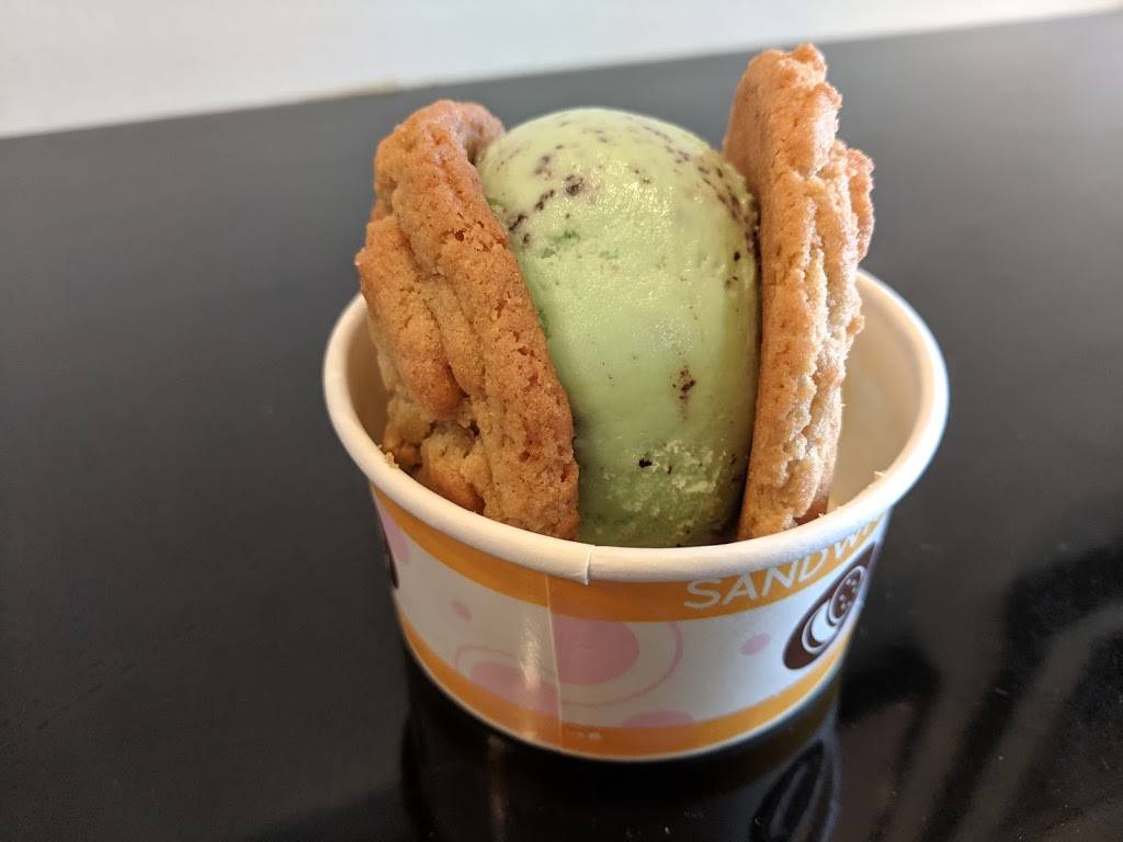 slickables ice cream sandwich | restaurant | 1223 University Ave #100, Riverside, CA 92507, USA | 4804094591 OR +1 480-409-4591