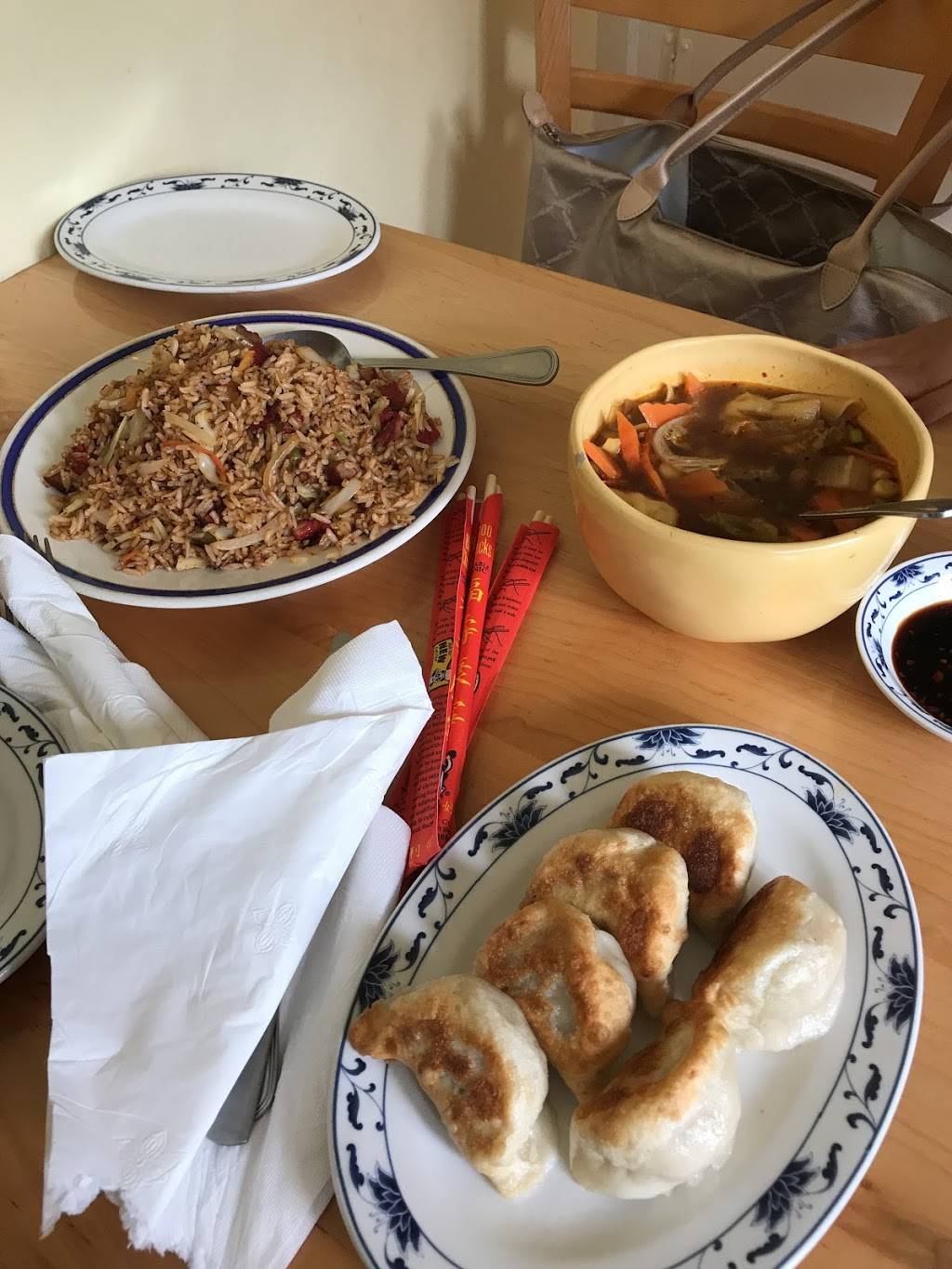 Lis Place | restaurant | 51 West St, Freeport, ME 04032, USA | 2078659299 OR +1 207-865-9299