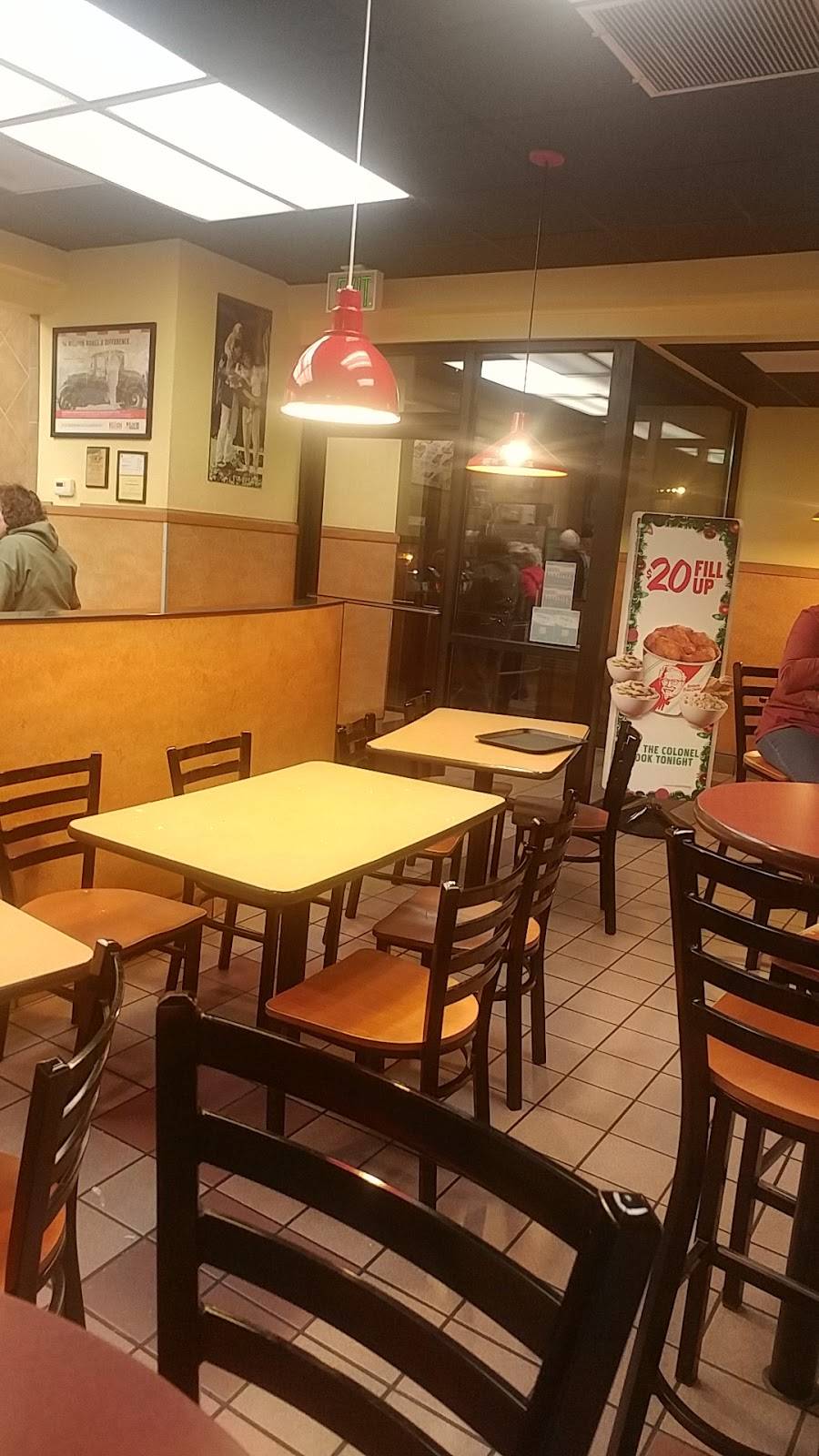 KFC | restaurant | 2080 Main St, Rochester, IN 46975, USA | 5742237111 OR +1 574-223-7111