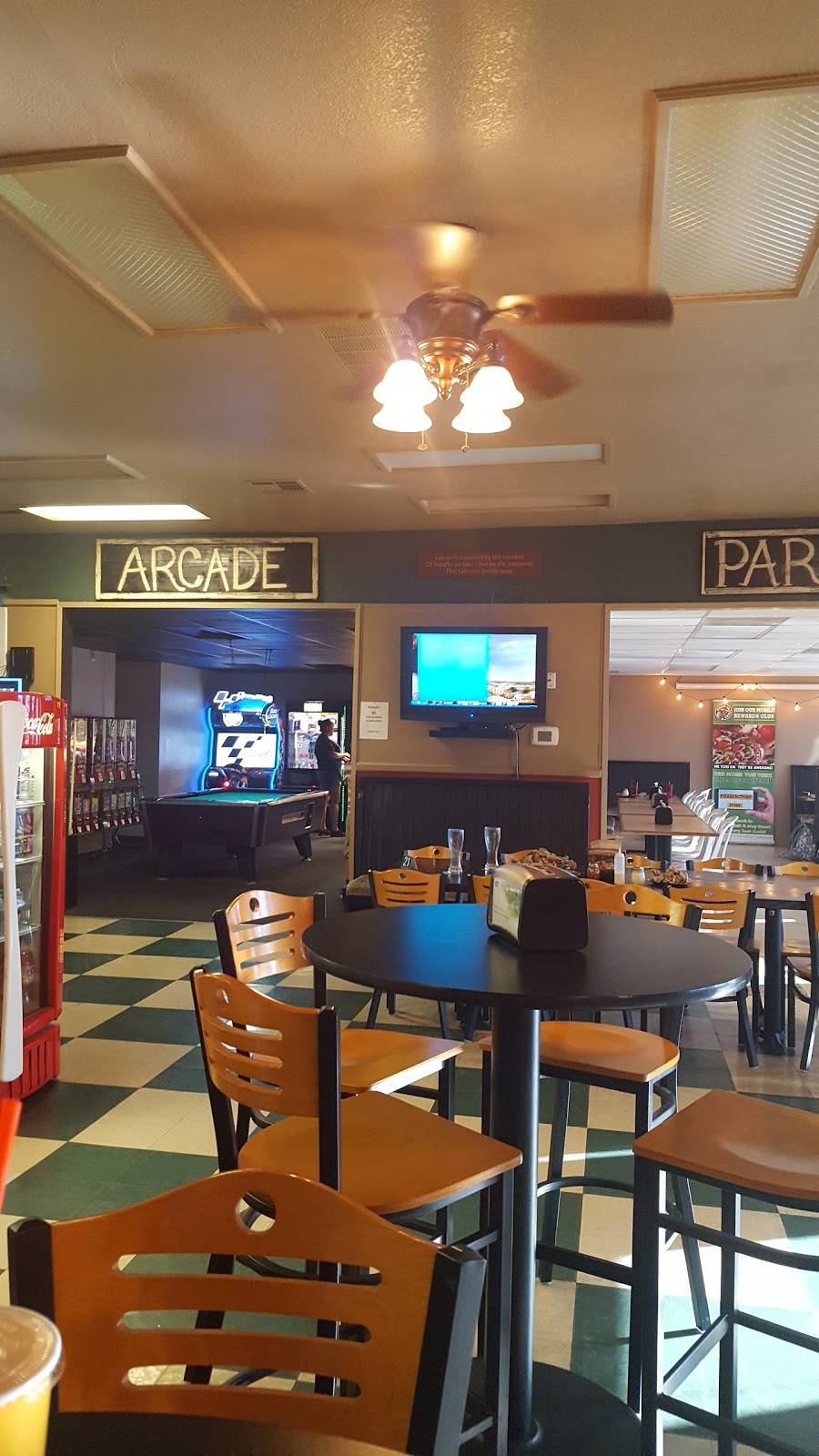 Pizza Factory | restaurant | 1919 Vista Del Lago Dr, Valley Springs, CA 95252, USA | 2097729516 OR +1 209-772-9516