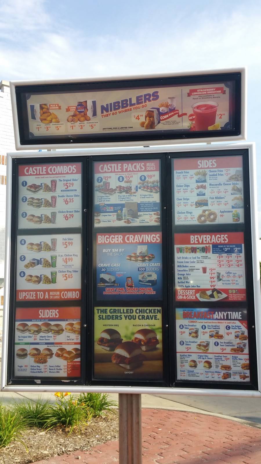 White Castle | restaurant | 16737 Harper Ave, Detroit, MI 48224, USA | 3138841164 OR +1 313-884-1164