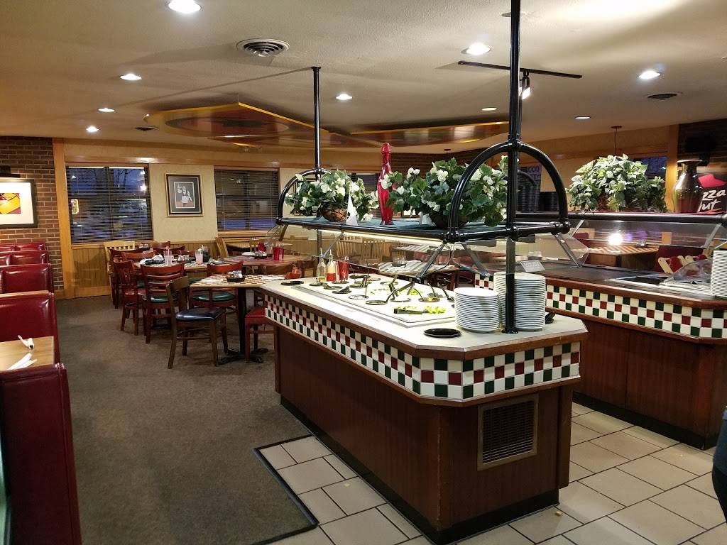 Pizza Hut | restaurant | 447 W Sunset Dr, Waukesha, WI 53189, USA | 2625476652 OR +1 262-547-6652