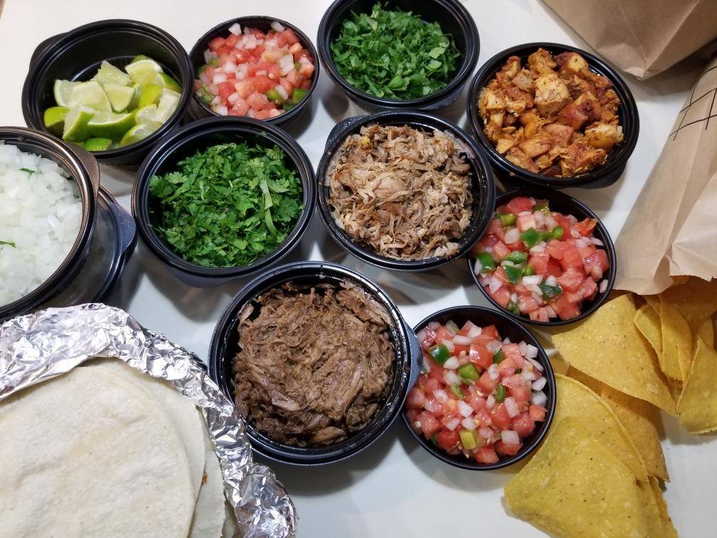 Lunas Tacos & Tequila | restaurant | 806 9th St, Greeley, CO 80631, USA | 9706738509 OR +1 970-673-8509