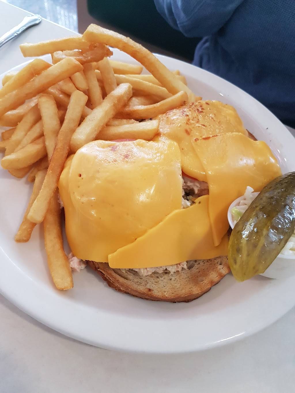 Kings Arms | restaurant | 500 Forest Ave, Staten Island, NY 10310, USA | 7184480326 OR +1 718-448-0326