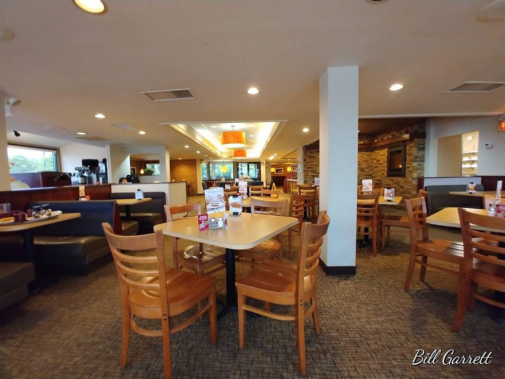 Bakers Square Restaurant & Bakery | restaurant | 5220 N Harlem Ave, Chicago, IL 60656, USA | 7737928481 OR +1 773-792-8481