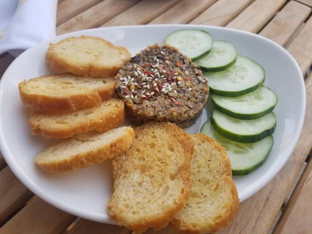 Celesta | restaurant | 1978 N Farwell Ave, Milwaukee, WI 53202, USA | 4142313030 OR +1 414-231-3030