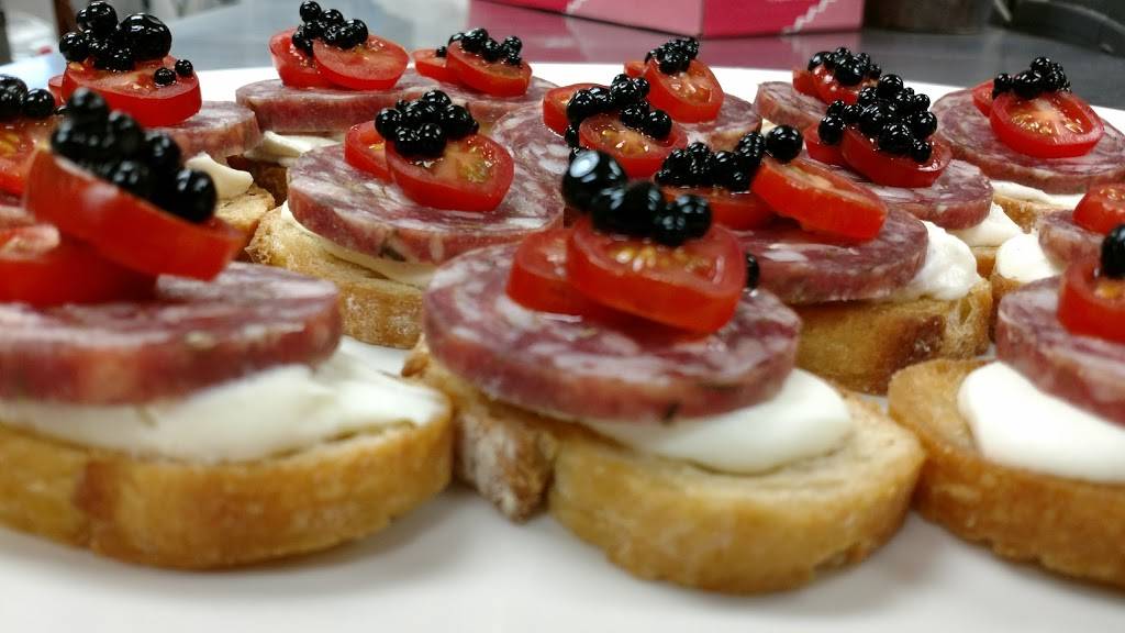 Walloon Lake Inn | restaurant | 4178 West St, Walloon Lake, MI 49796, USA | 2315352999 OR +1 231-535-2999