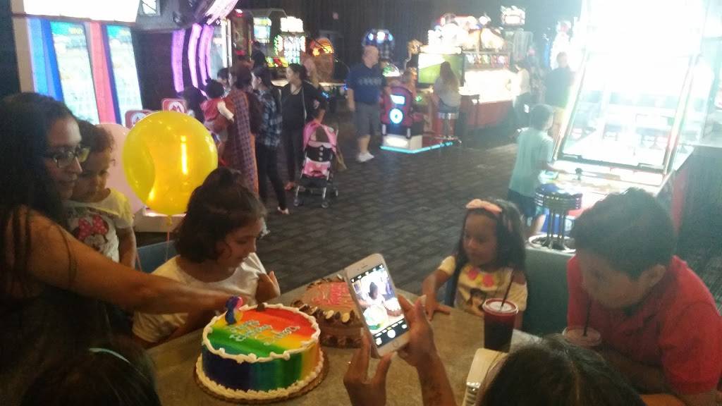 Francescos | restaurant | 64 Carleton Ave C, Islip Terrace, NY 11752, USA | 6316175701 OR +1 631-617-5701