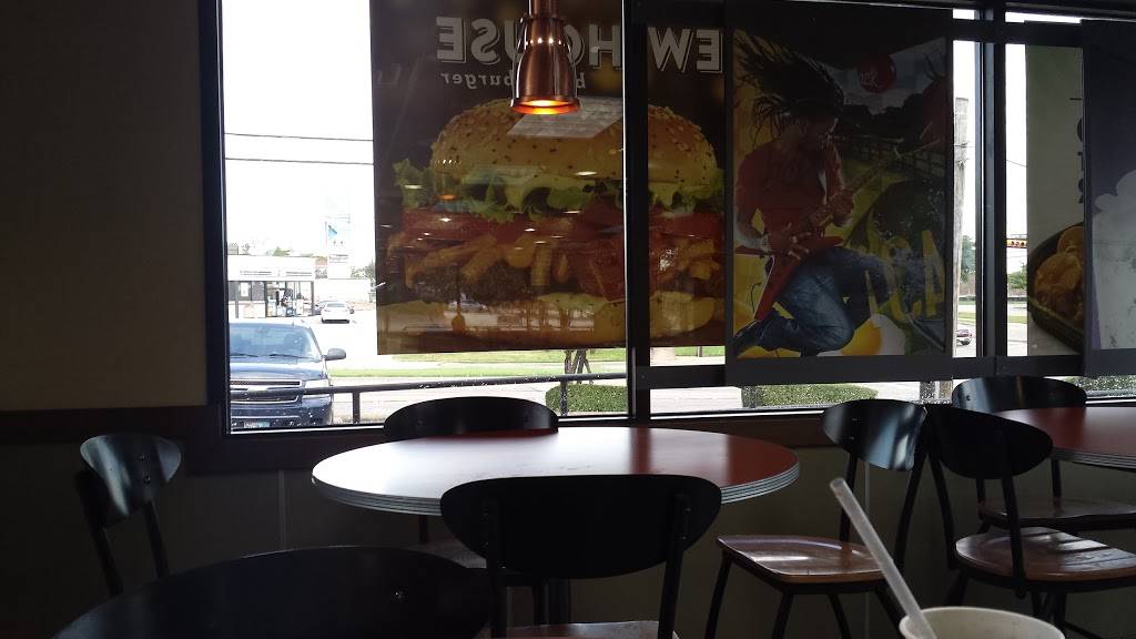 Jack in the Box | restaurant | 1382 Belt Line Rd, Garland, TX 75040, USA | 9725303831 OR +1 972-530-3831