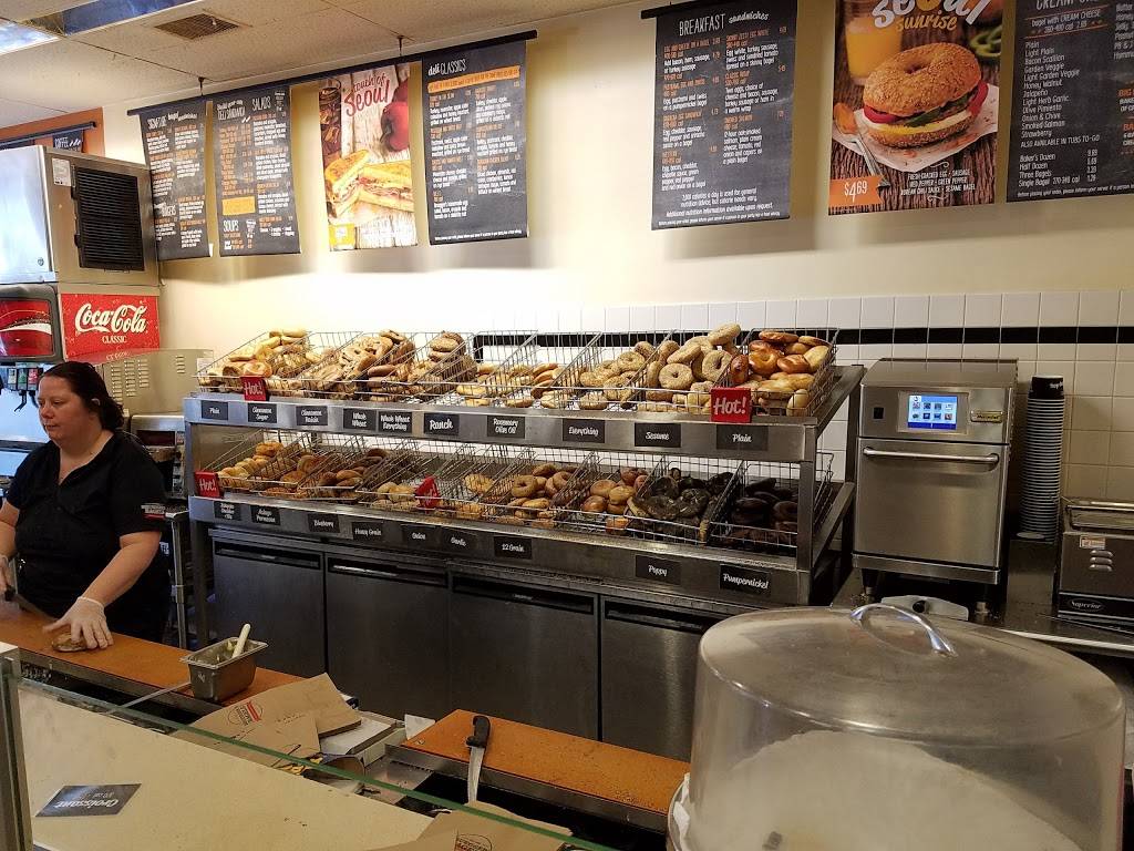 Brueggers Bagels | bakery | 413 Waltham St, Lexington, MA 02421, USA | 7816742040 OR +1 781-674-2040
