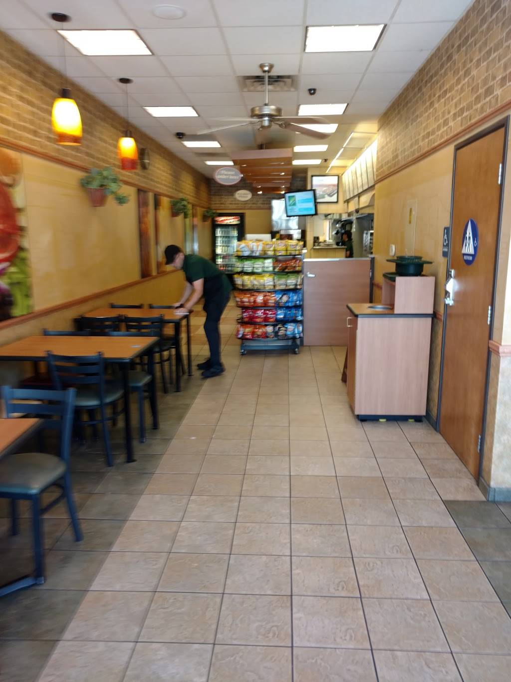 Subway Restaurants | restaurant | 4002 Riverside Dr, Burbank, CA 91505, USA | 8188484644 OR +1 818-848-4644