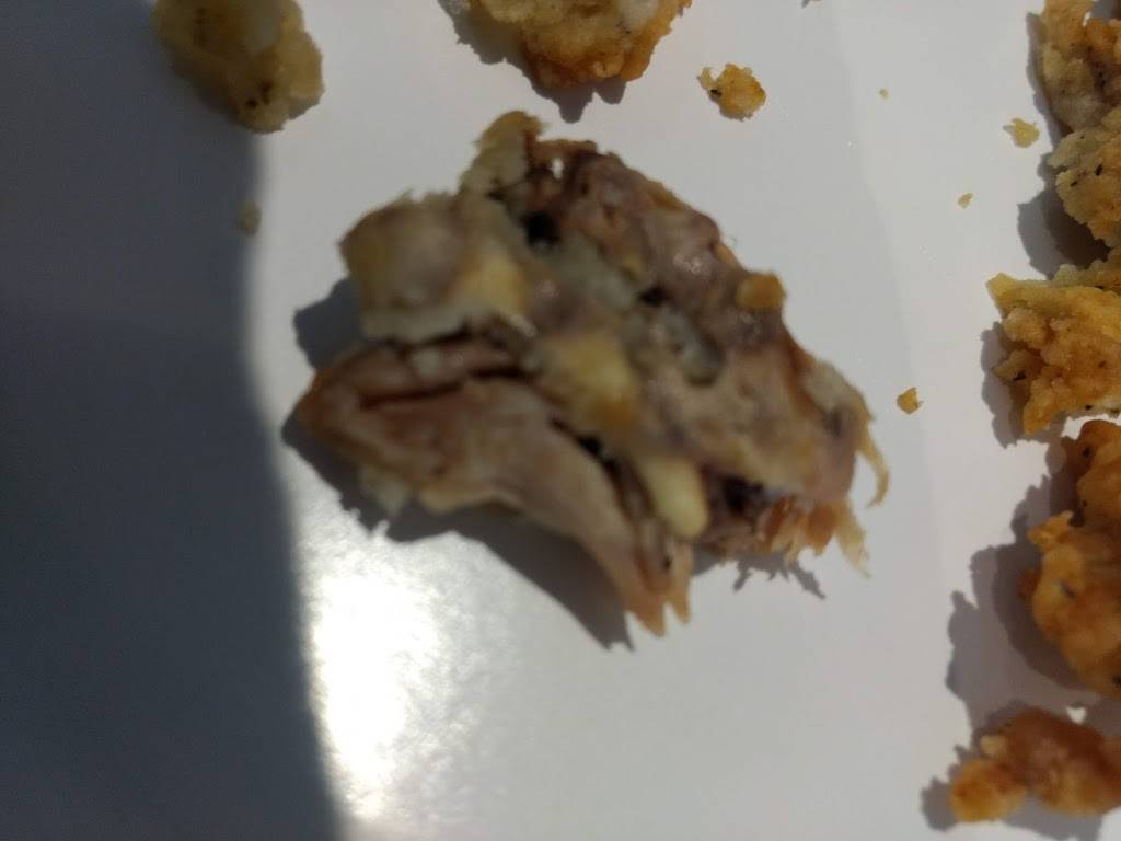 KFC | meal takeaway | 5925 Malden Rd, Windsor, ON N9H 1S6, Canada | 2262162695 OR +1 226-216-2695