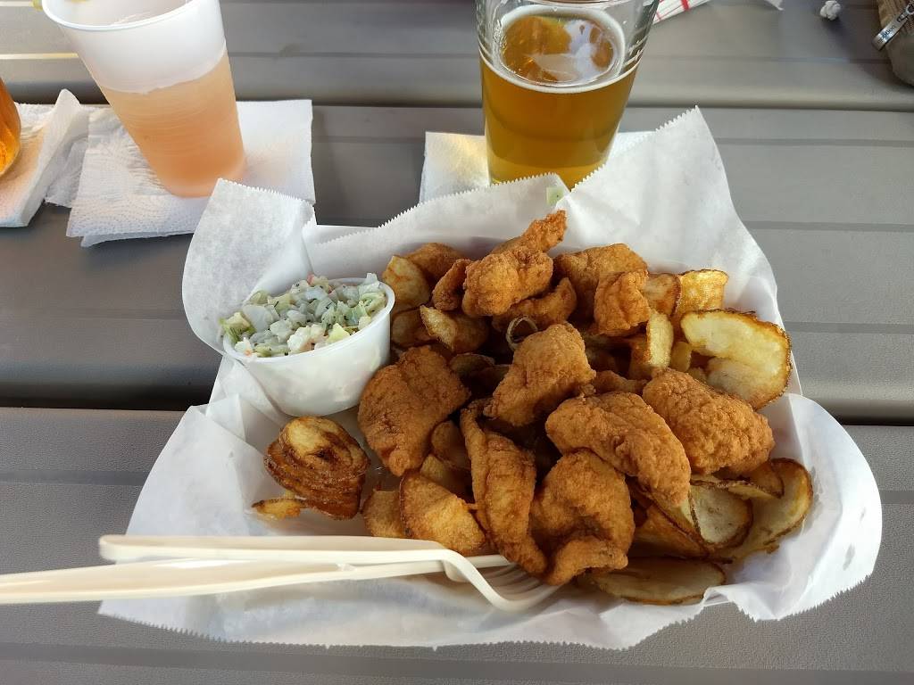 Berts Bar & Grill | restaurant | 4271 Pine Island Rd, Matlacha, FL 33993, USA | 2392823232 OR +1 239-282-3232