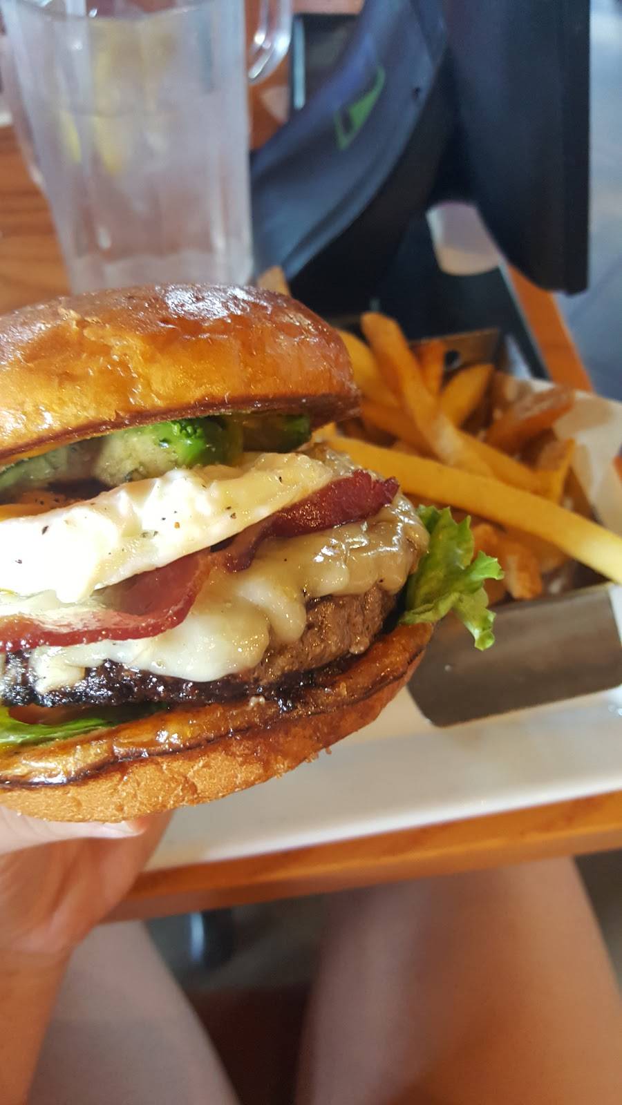 Chilis Grill & Bar | restaurant | 1706 E Cheyenne Mountain Blvd, Colorado Springs, CO 80906, USA | 7195760440 OR +1 719-576-0440